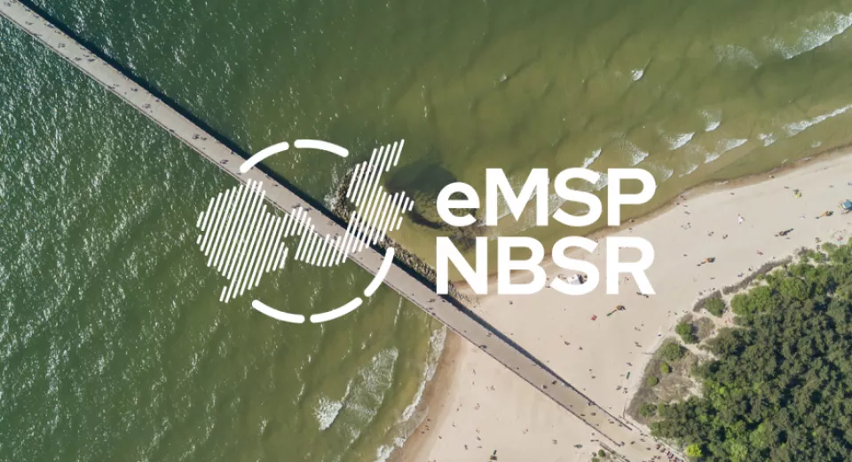 eMSP NBSR logo met achtergrond zee