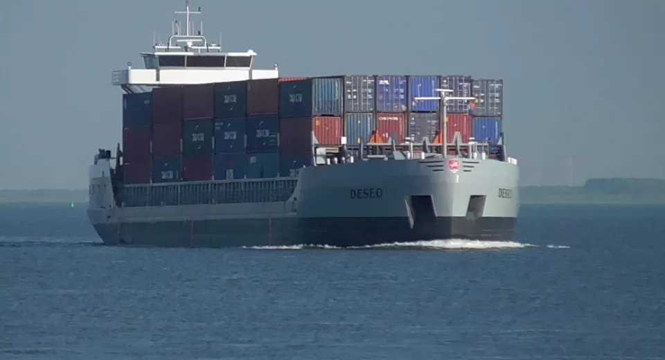 boat deseo containers