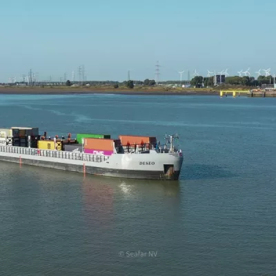 deseo boat containers 