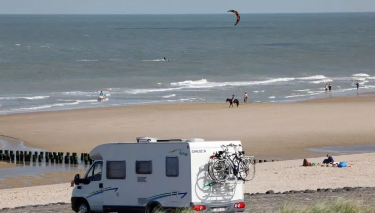 FACET mobilehome op het strand 